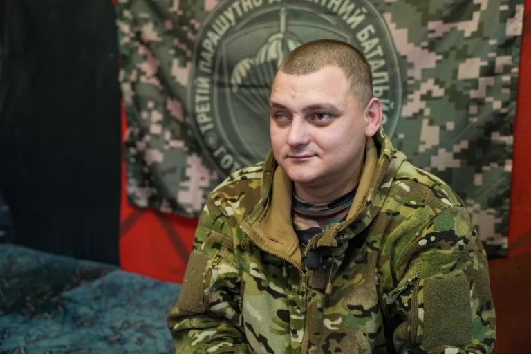 Діловод в армії це: хто тримає паперовий фронт